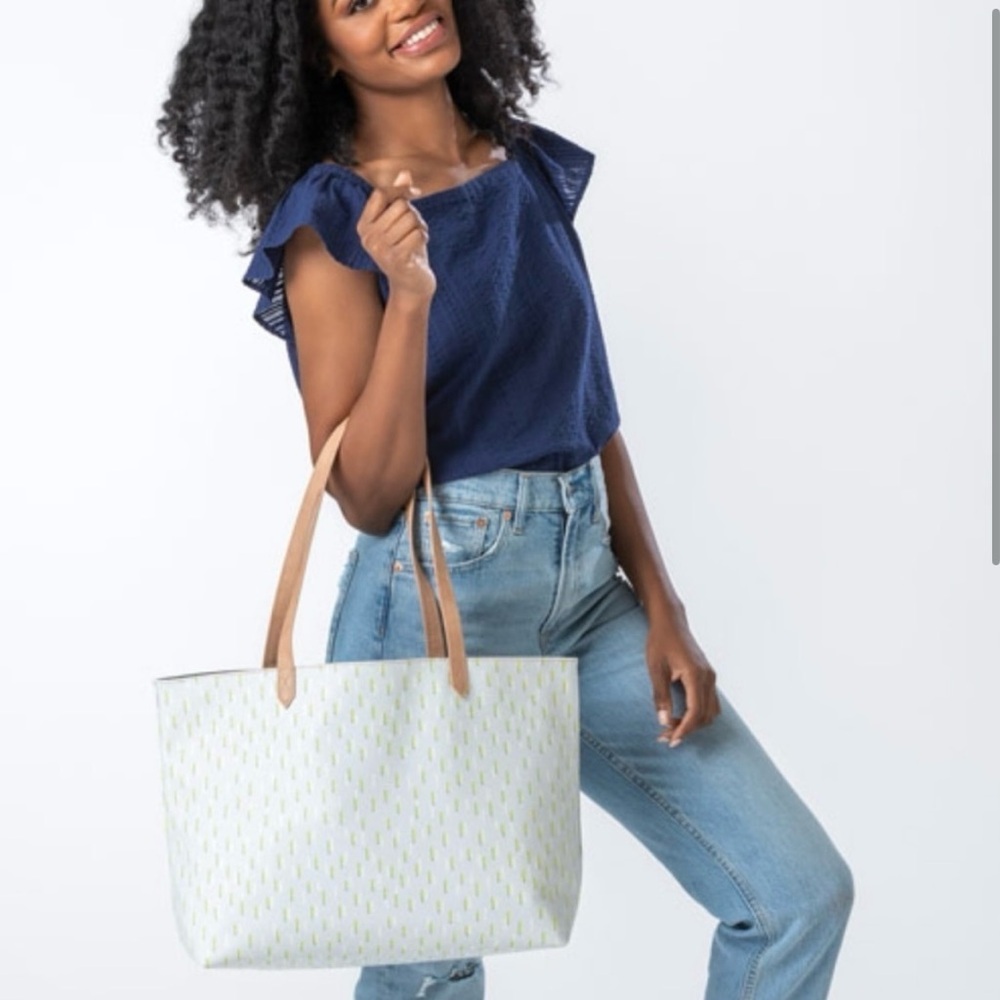 Thirty One Modern Tote Dancing Dash Pebble EUC